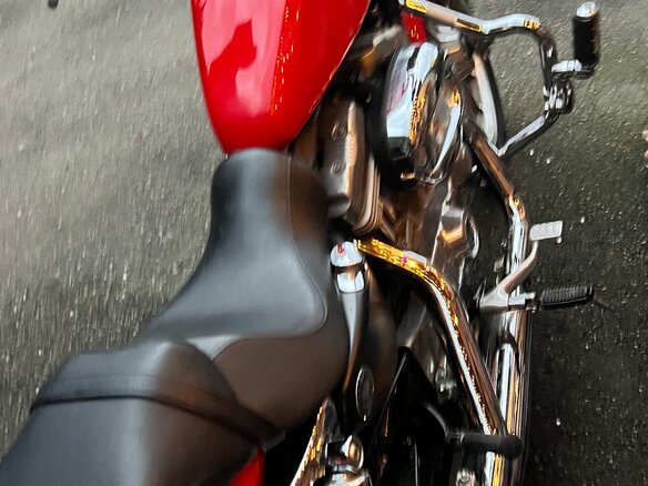 2010 Harley-Davidson Sportster 883, красный, 550000 рублей - вид 3