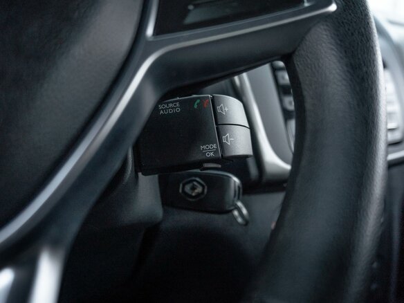2019 Renault Logan Stepway II Рестайлинг, белый - вид 16