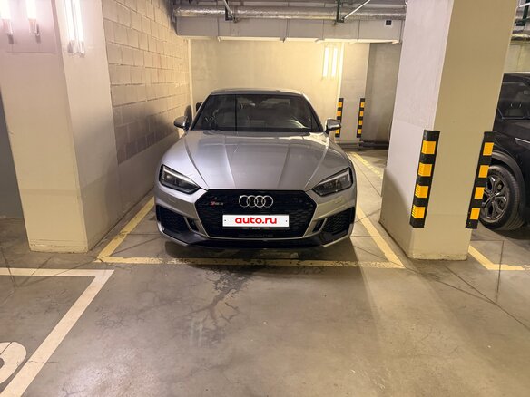 2019 Audi RS 5 II (F5), серебристый, 5400000 рублей - вид 2