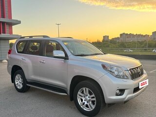 2012 Toyota Land Cruiser Prado 150 Series, серебристый, 4500000 рублей, вид 3