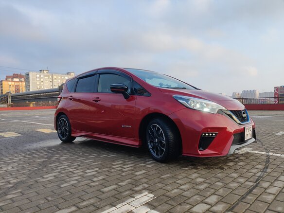 2018 Nissan Note Nismo e-Power II Рестайлинг, красный, 1500000 рублей - вид 6