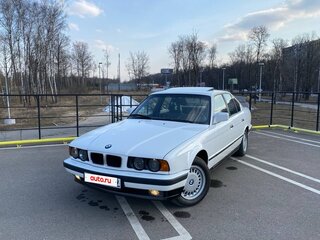 1990 BMW 5 серии 520i III (E34), белый, 870000 рублей, вид 4