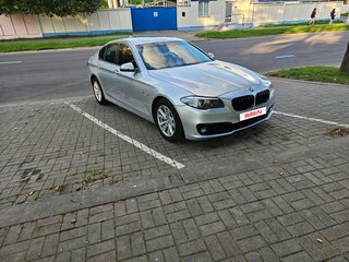 2013 BMW 5 серии 520i VI (F10/F11/F07) Рестайлинг, серебристый, 1570000 рублей, вид 4