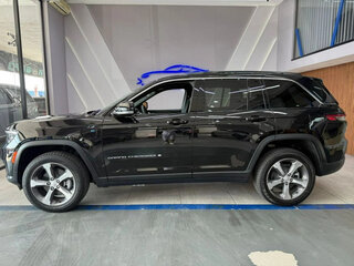 2025 Jeep Grand Cherokee 4xe V (WL), чёрный, 7160000 рублей, вид 2