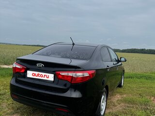 2014 Kia Rio 6-speed III, чёрный, 570000 рублей, вид 4