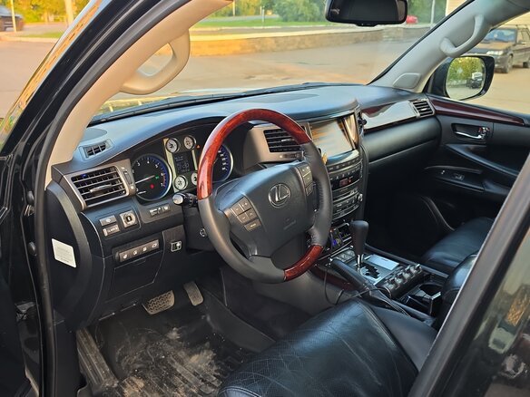 2011 Lexus LX 570 III, чёрный, 3500000 рублей - вид 6