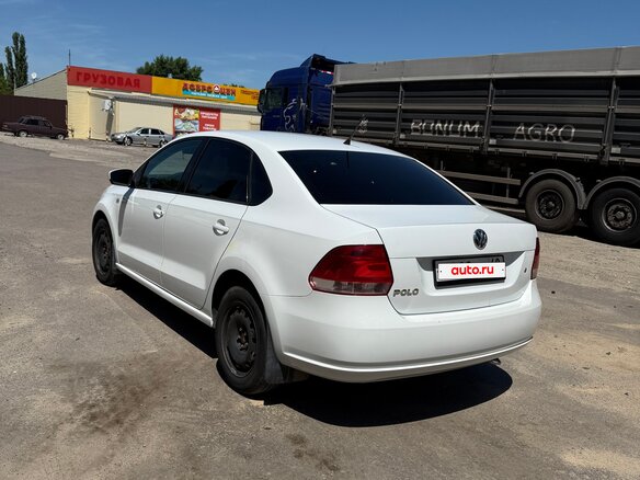2014 Volkswagen Polo V, белый, 690000 рублей - вид 5