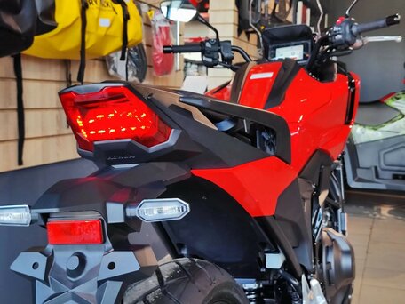 2026 Honda NC 750X, красный, 1499900 рублей, вид 5