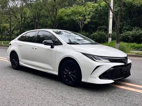 2023 Toyota Corolla XII (E210), белый, 1600000 рублей, вид 3