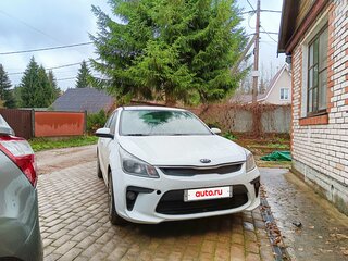 2020 Kia Rio IV, белый, 899000 рублей, вид 2