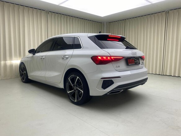 2022 Audi A3 Sportback 35 TFSI IV (8Y), белый, 2050000 рублей - вид 4