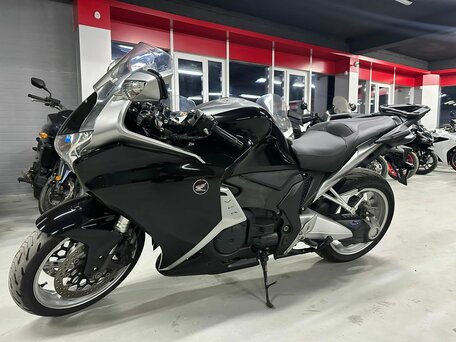 2011 Honda VFR 1200, чёрный, 720000 рублей, вид 1