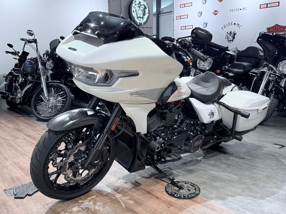 2024 Harley-Davidson CVO Road Glide ST, белый, 4799000 рублей - вид 5