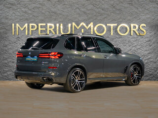 2026 BMW X5 M60i IV (G05/G18) Рестайлинг, серый, 19690000 рублей, вид 5