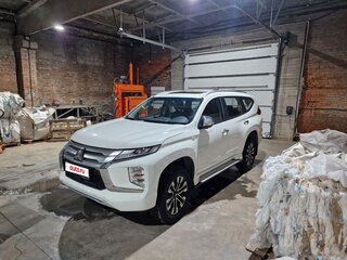 2022 Mitsubishi Montero Sport III Рестайлинг, белый, 4100000 рублей, вид 1