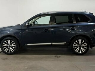 2020 Mitsubishi Outlander III Рестайлинг 3, синий, 1570000 рублей, вид 5
