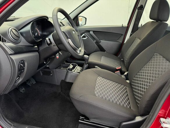 2026 Lada (ВАЗ) Granta I Рестайлинг, красный, 1233000 рублей - вид 9