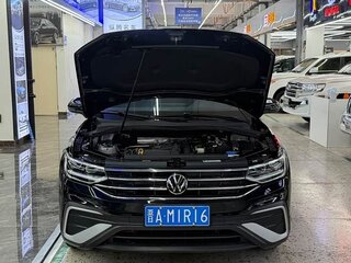 2023 Volkswagen Tiguan II Рестайлинг, чёрный, 2550000 рублей, вид 4