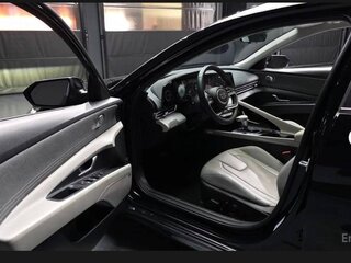 2023 Hyundai Avante VII Рестайлинг, чёрный, 1660000 рублей, вид 2