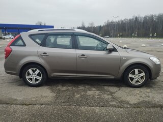 2009 Kia Ceed I, бежевый, 700000 рублей, вид 4