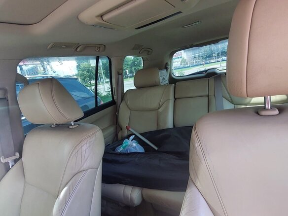 2009 Lexus LX 570 III, серый, 4000000 рублей - вид 9