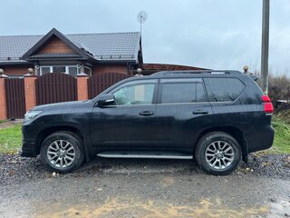 2020 Toyota Land Cruiser Prado 150 Series Рестайлинг 2, чёрный, 6500000 рублей, вид 2