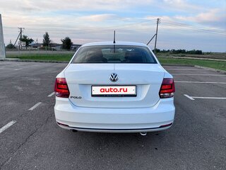 2016 Volkswagen Polo V Рестайлинг, белый, 800000 рублей, вид 4