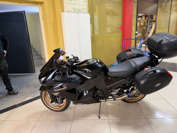 2010 Kawasaki ZZR 1400, чёрный, 700000 рублей - вид 3