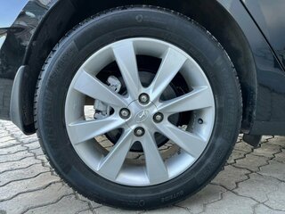 2014 Hyundai Solaris I, чёрный, 780000 рублей, вид 4