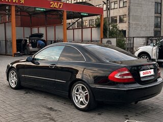 2003 Mercedes-Benz CLK-Класс 200 II (W209), чёрный, 850000 рублей, вид 3