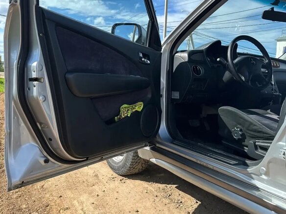 2005 Mitsubishi Outlander I, серый, 650000 рублей - вид 8