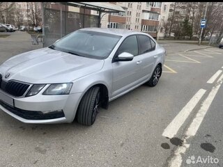 2018 Skoda Octavia III (A7) Рестайлинг, серебристый, 1470000 рублей, вид 1