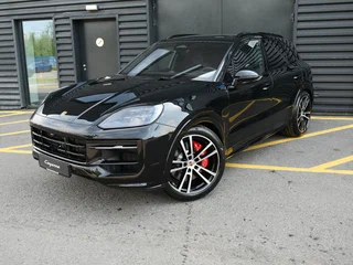 2026 Porsche Cayenne GTS III Рестайлинг, чёрный, 25490000 рублей, вид 1