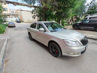 2012 Skoda Octavia II (A5) Рестайлинг, серебристый, 700000 рублей, вид 1