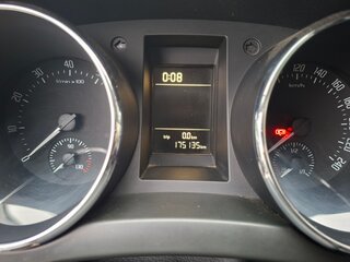 2013 Skoda Yeti I, белый, 930000 рублей, вид 4