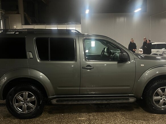 2007 Nissan Pathfinder III, серый, 800000 рублей - вид 2