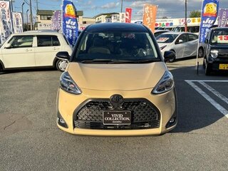 2021 Toyota Sienta II Рестайлинг, бежевый, 1000005 рублей, вид 2