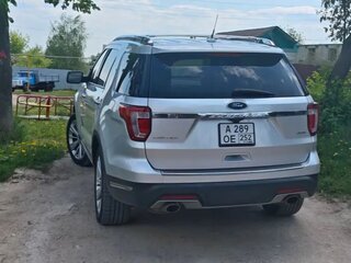 2018 Ford Explorer V Рестайлинг 2, серый, 2650000 рублей, вид 3
