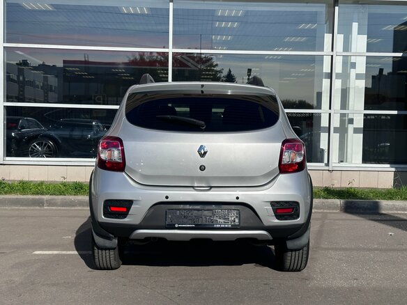 2017 Renault Sandero Stepway II, серебристый - вид 4