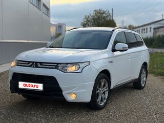 2013 Mitsubishi Outlander III, белый, 1190000 рублей, вид 2