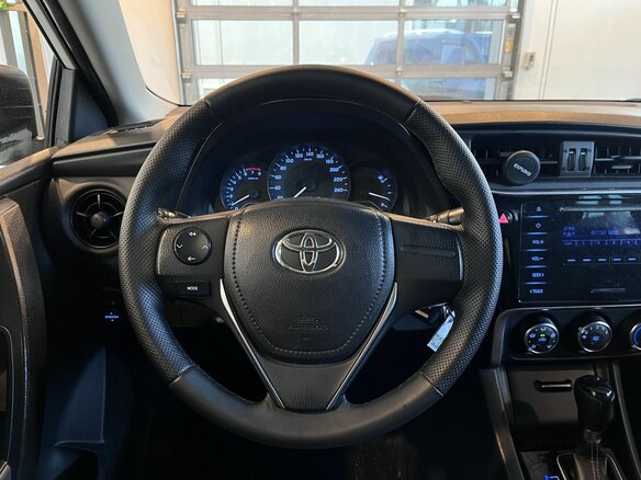 2016 Toyota Corolla XI (E160, E170, E180) Рестайлинг 1, белый, 1224000 рублей - вид 9