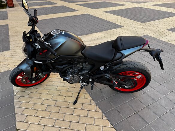 2021 Ducati Monster 937, серый, 1030000 рублей - вид 5