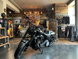 2018 Harley-Davidson Fat Bob, чёрный, 1990000 рублей, вид 2