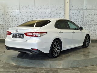 2022 Toyota Camry VIII (XV70) Рестайлинг, белый, 2850000 рублей, вид 2