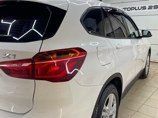 2016 BMW X1 20i sDrive II (F48), белый, 2250000 рублей, вид 4