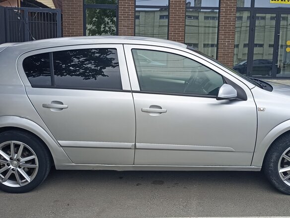 2008 Opel Astra H Рестайлинг, серебристый, 500000 рублей - вид 3