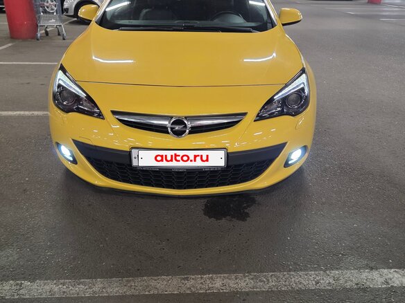 2013 Opel Astra GTC J Рестайлинг, жёлтый, 1070000 рублей - вид 2