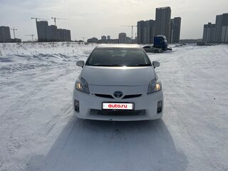 2011 Toyota Prius III (XW30), белый, 820000 рублей, вид 2
