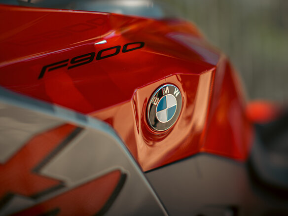 2021 BMW F 900 XR, красный, 1050000 рублей - вид 10