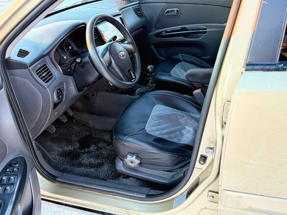 2010 Kia Rio II Рестайлинг, бежевый, 430000 рублей - вид 15